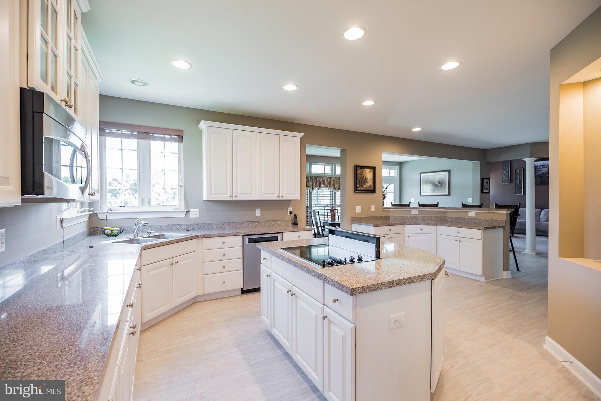 114 Quail Ridge Way Mickleton, NJ 08056 - Photo 23 of 40 Kitchen with center island
