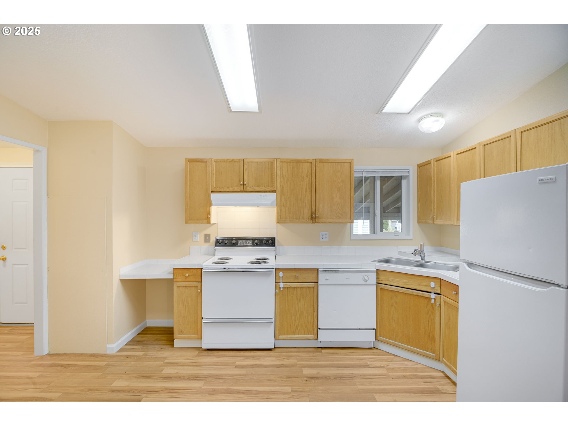 521 Northeast Mariners Loop, Unit 79 Portland, OR 97211 - Photo 12 of 29