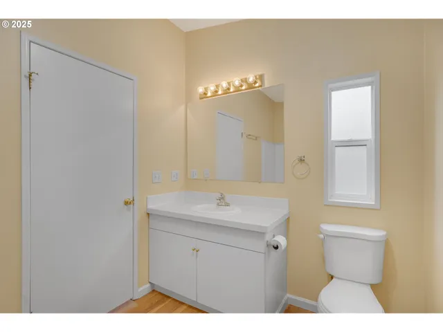 $349,500 | 521 Northeast Mariners Loop, Unit 79, Portland, OR 97211