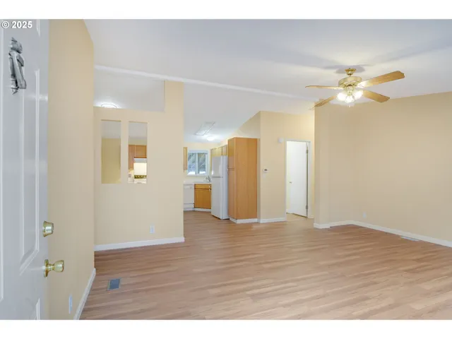 $349,500 | 521 Northeast Mariners Loop, Unit 79, Portland, OR 97211