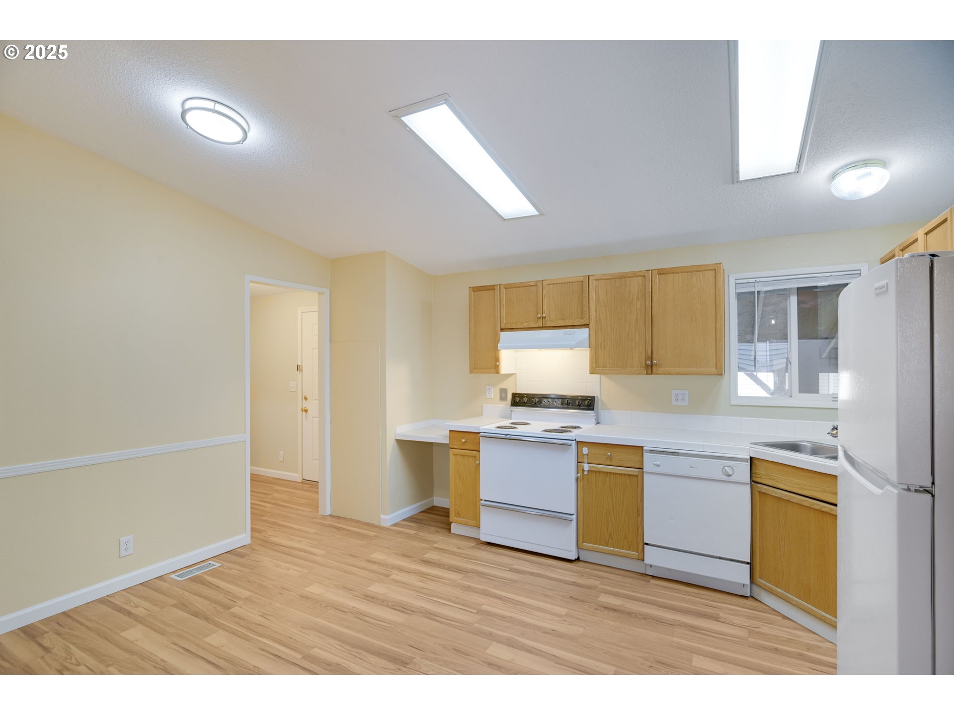 521 Northeast Mariners Loop, Unit 79 Portland, OR 97211 - Photo 10 of 29