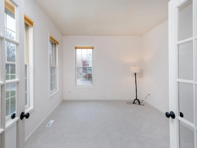 $899,000 | 2498 Pond Circle East, Mendota Heights, MN 55120