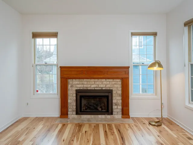 $899,000 | 2498 Pond Circle East, Mendota Heights, MN 55120