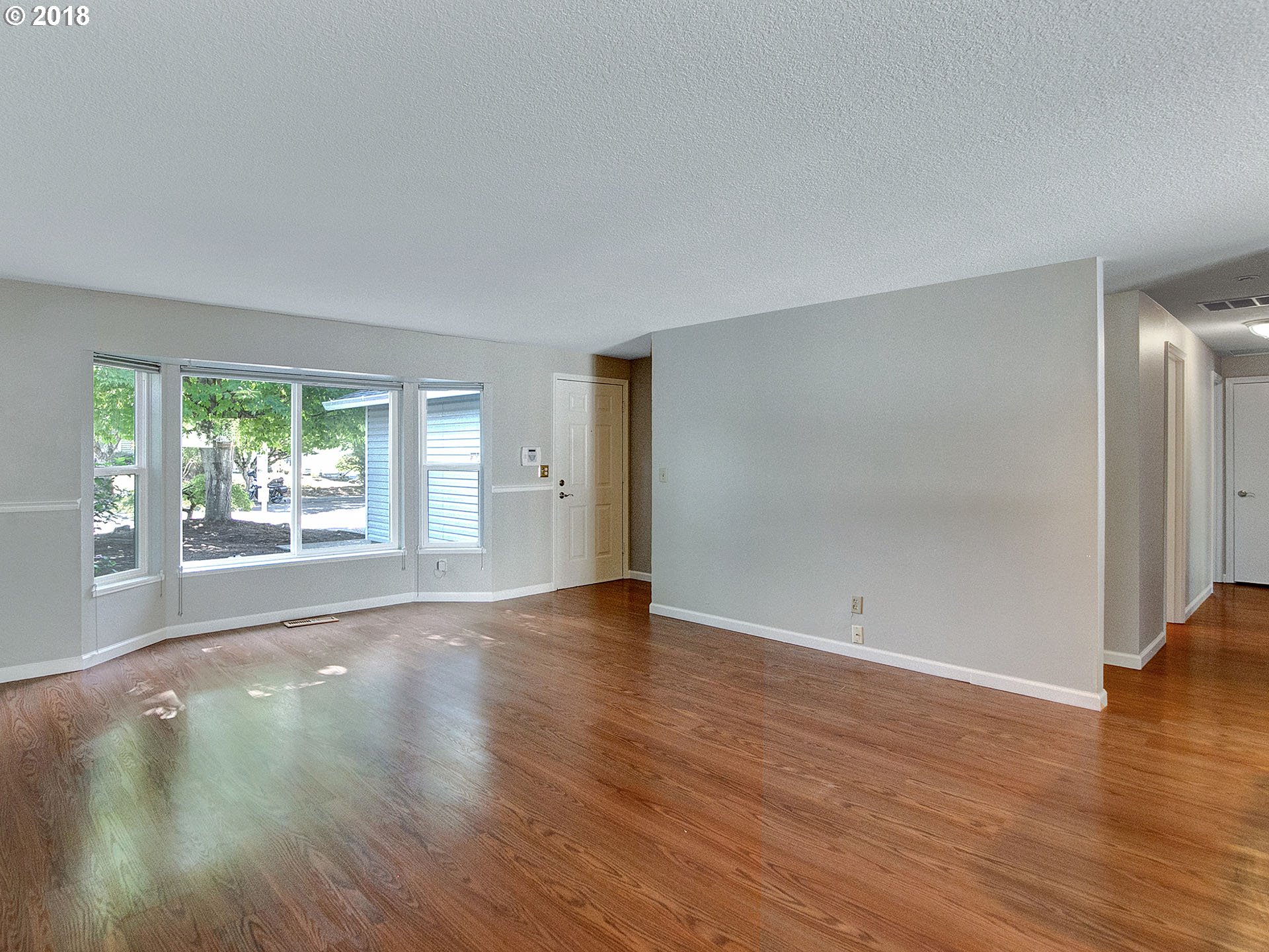11749 Southwest Swendon Loop Tigard, OR 97223 - Photo 5 of 29 Gallery Image 5