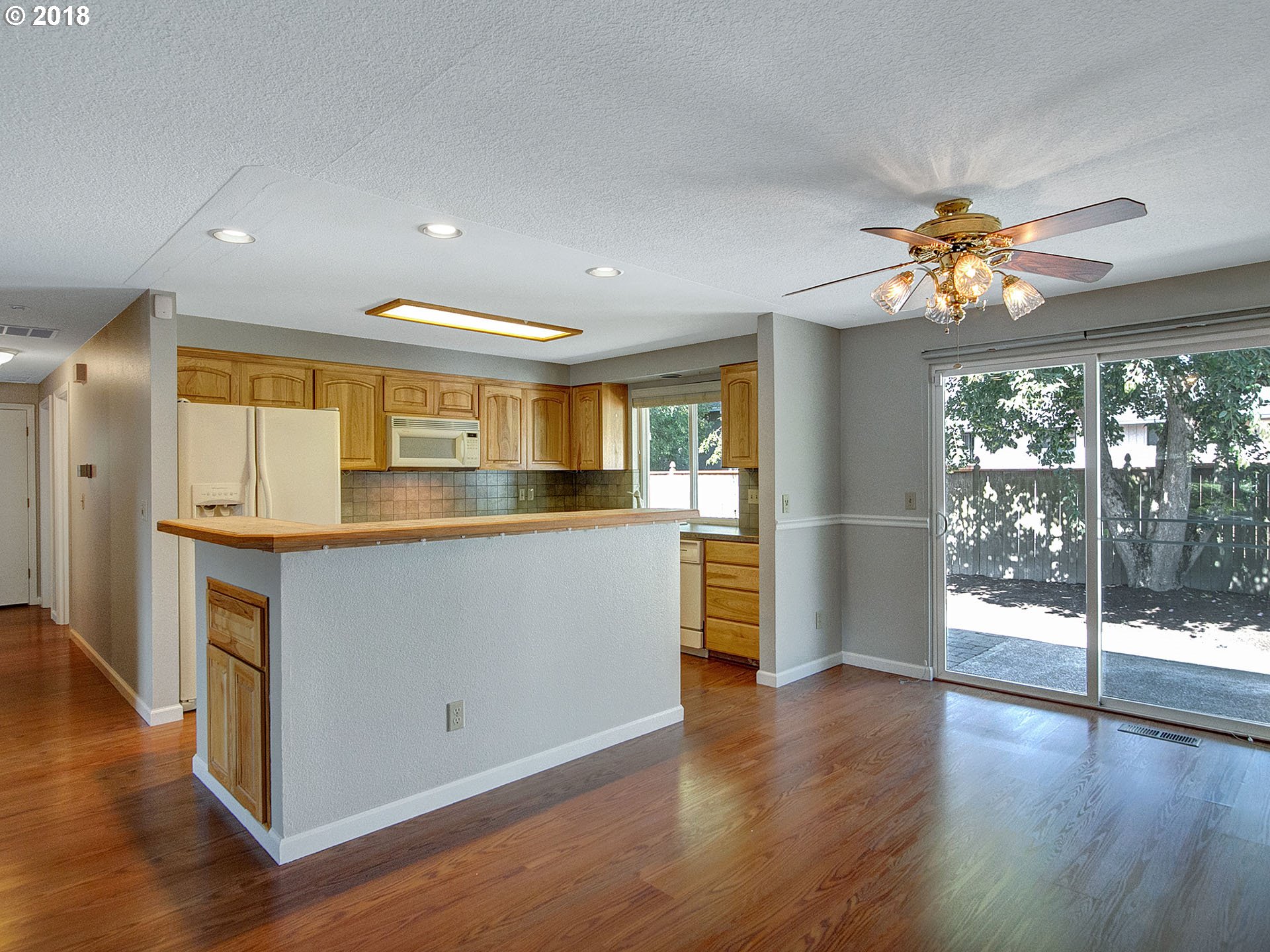 11749 Southwest Swendon Loop Tigard, OR 97223 - Photo 8 of 29 Gallery Image 8