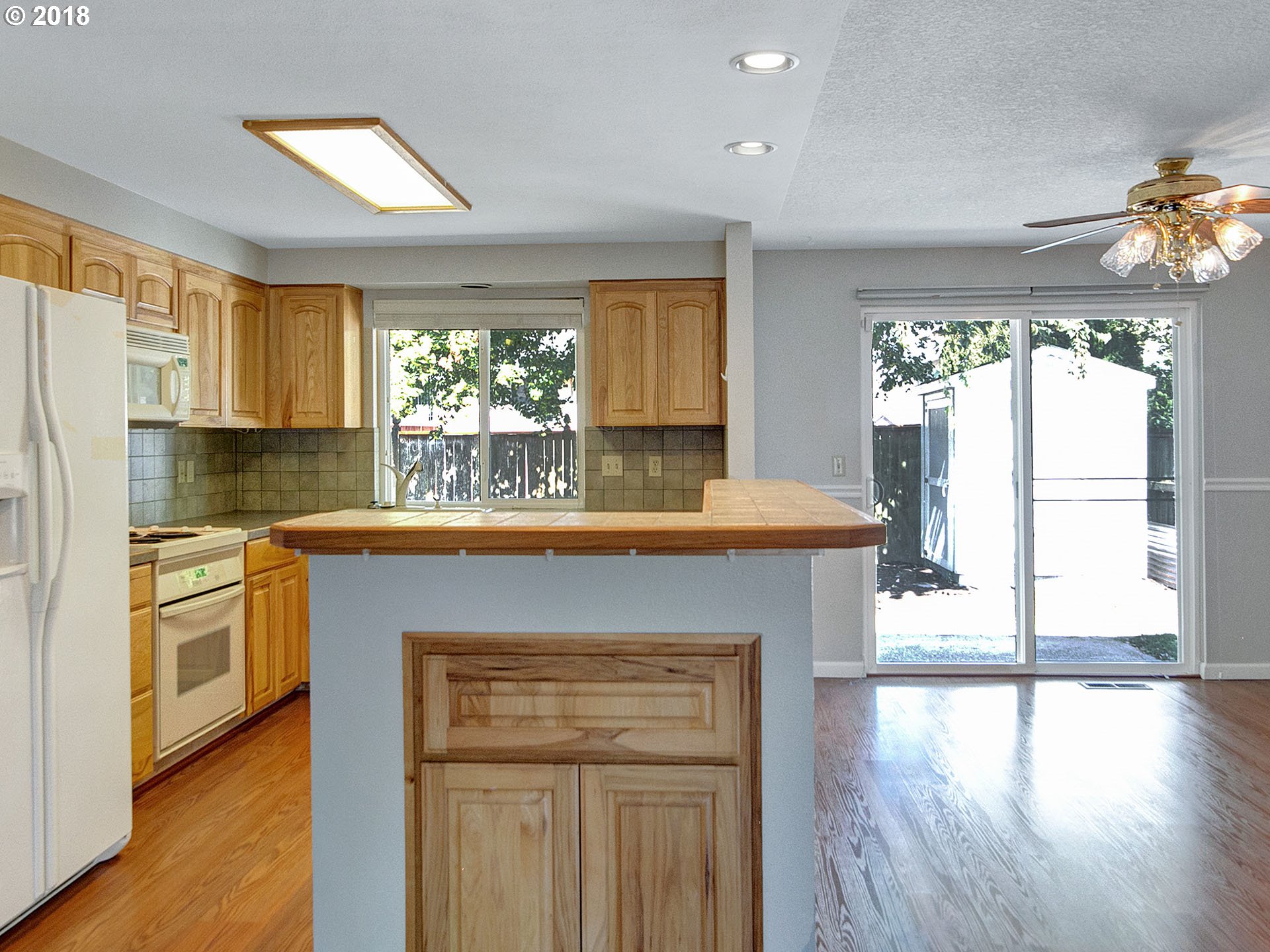 11749 Southwest Swendon Loop Tigard, OR 97223 - Photo 9 of 29 Gallery Image 9