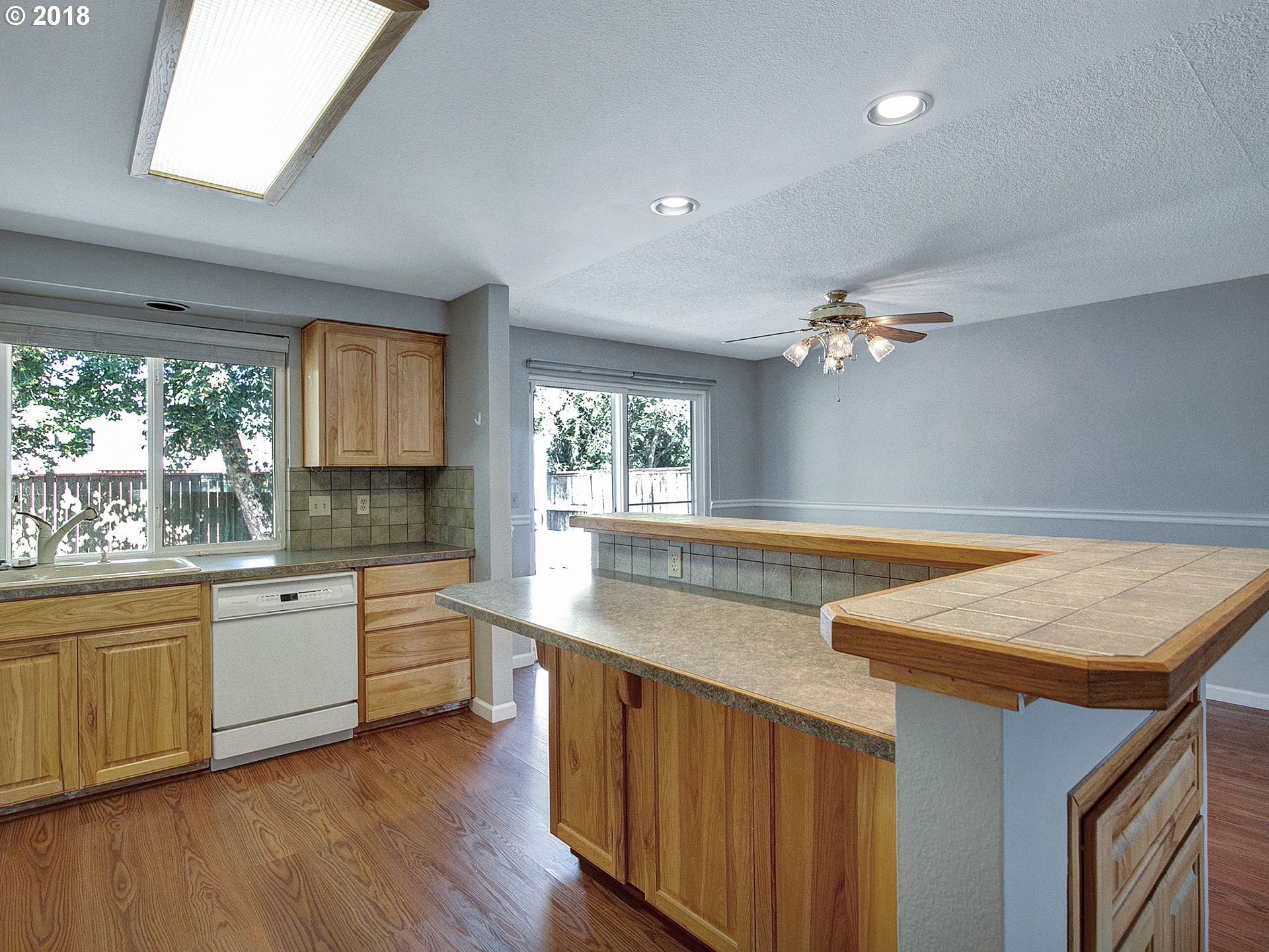 11749 Southwest Swendon Loop Tigard, OR 97223 - Photo 10 of 29 Gallery Image 10