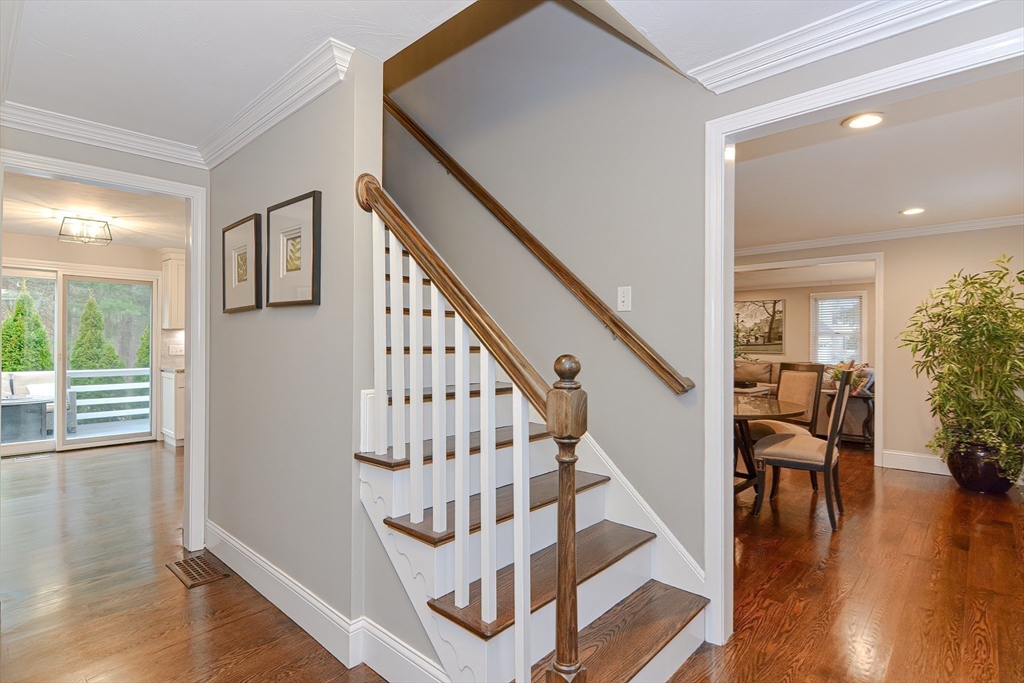 14 Wadsworth Farm Road Franklin, MA 02038 - Photo 4 of 27 Gallery Image 4