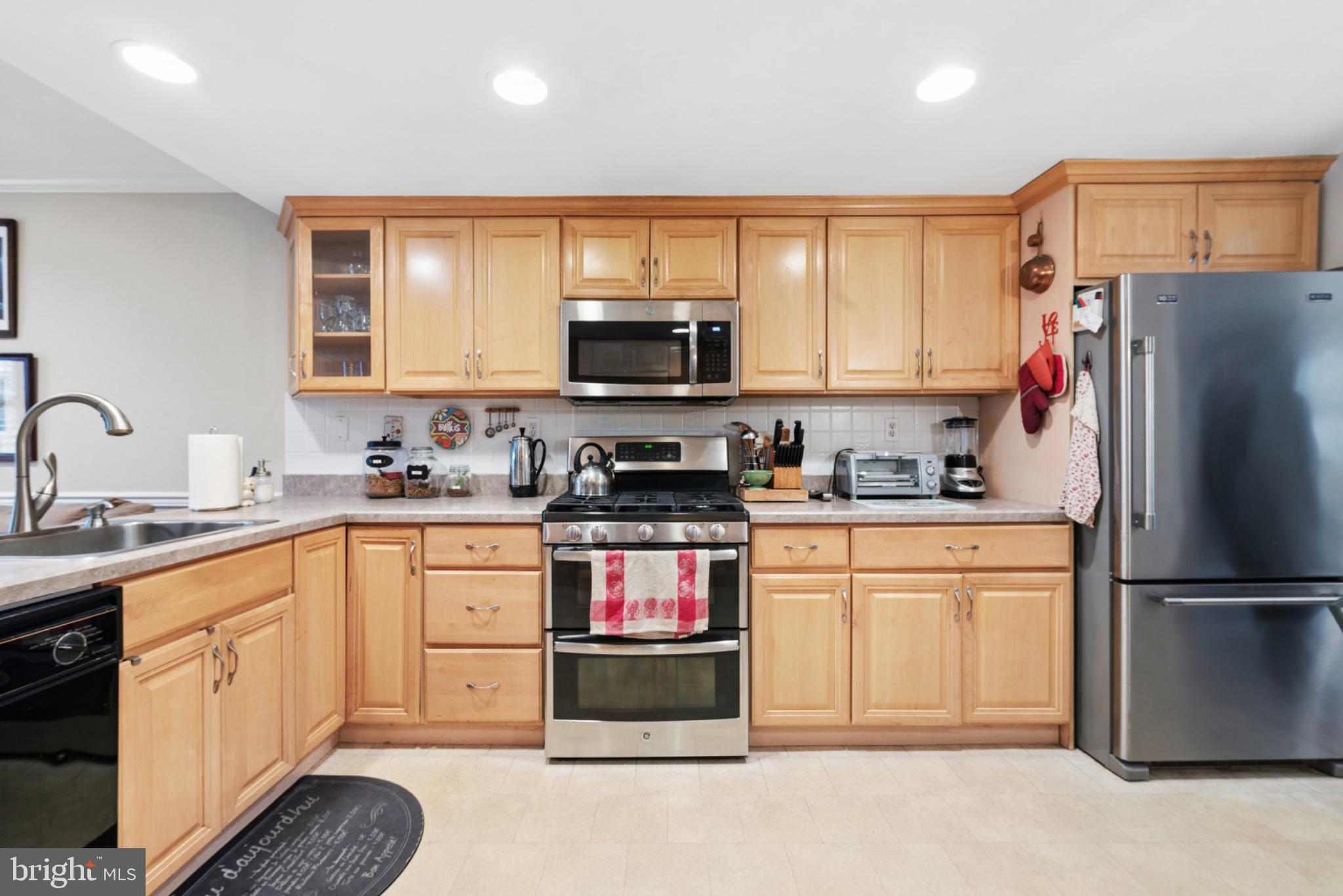 56 Woodstream Drive Chesterbrook, PA 19087 - Photo 11 of 34 Warm and inviting kitchen space.