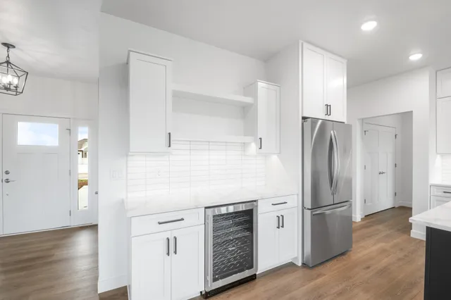 $664,900 | 278 Kerrigan Drive, Wrightstown, WI 54180