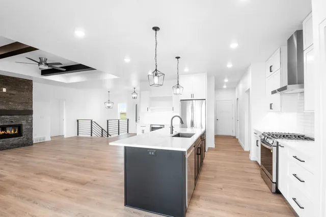 $664,900 | 278 Kerrigan Drive, Wrightstown, WI 54180