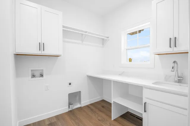 $664,900 | 278 Kerrigan Drive, Wrightstown, WI 54180