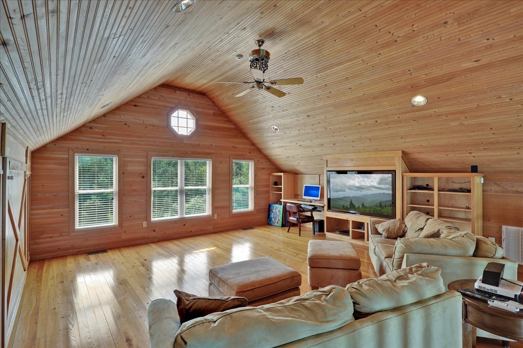 2571 Jim Henry Road Dandridge, TN 37725 - Photo 19 of 35 Gallery Image 19