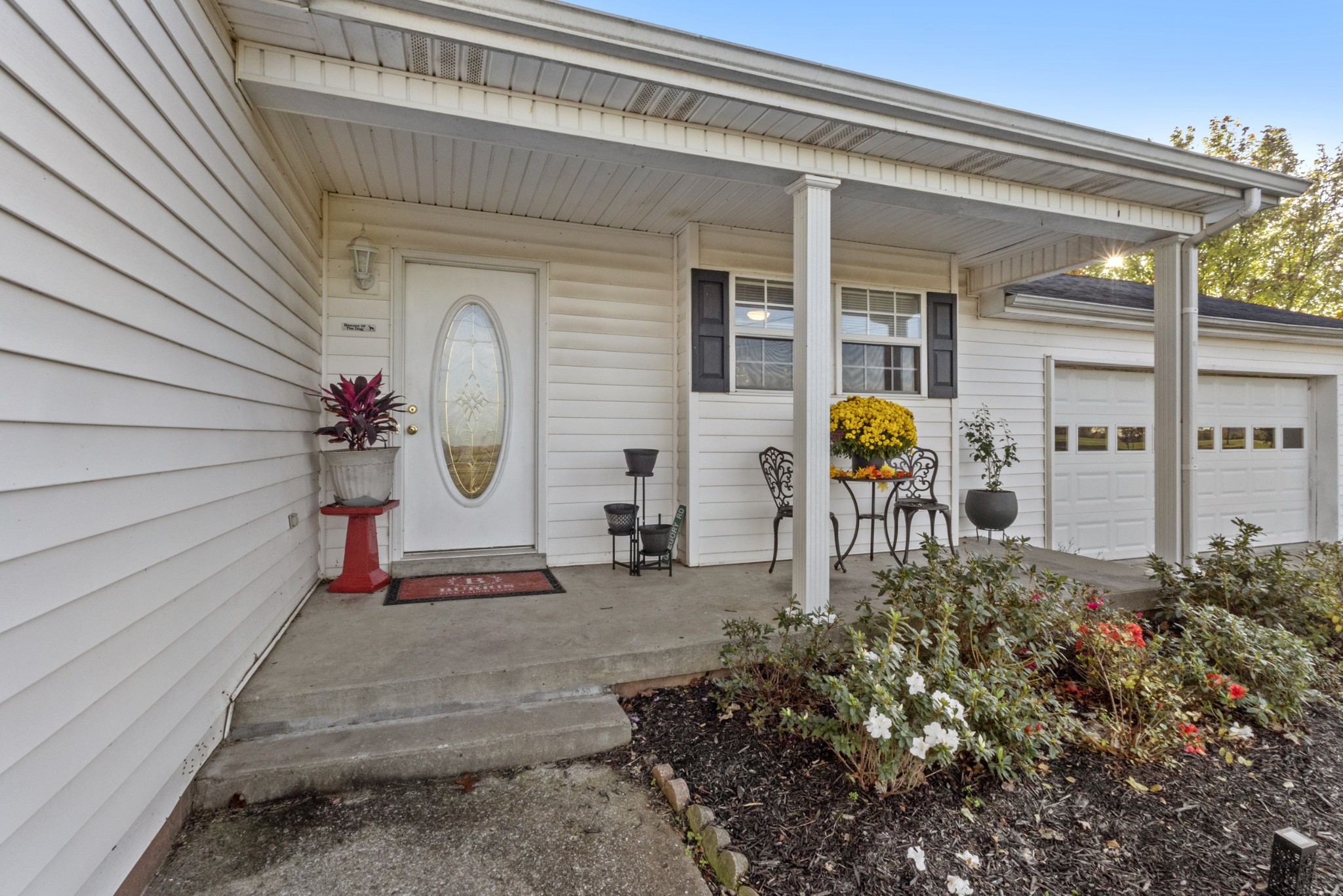 580 Gregory Road Westmoreland, TN 37186 - Photo 7 of 45 a view of a porch with seating space