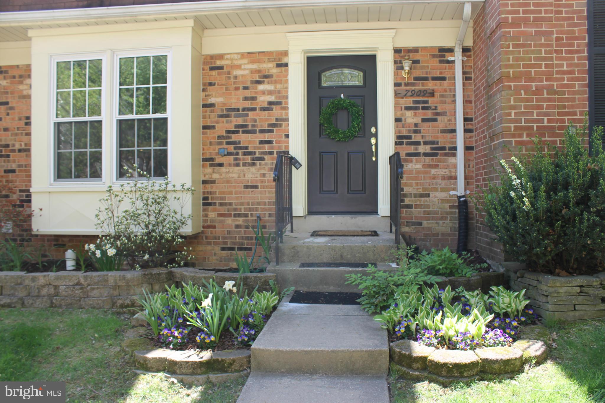 7909 Birchtree Court Springfield, VA 22152 - Photo 2 of 30 Exterior (Front)