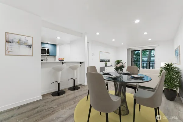 $1,995 | 14620 Northeast 31st Street, Unit E305, Bellevue, WA 98007