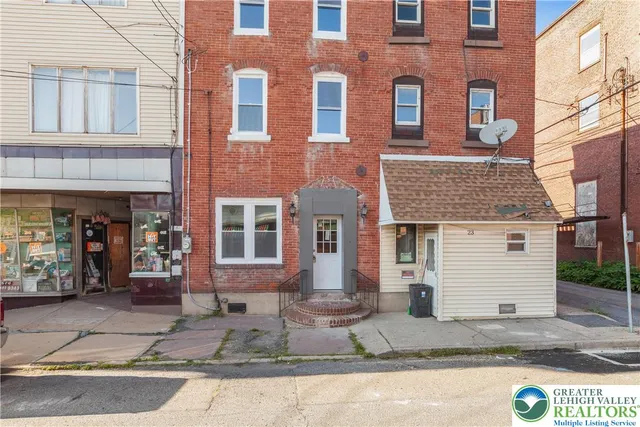 $1,450 | 25 West Coal Street, Shenandoah, PA 17976