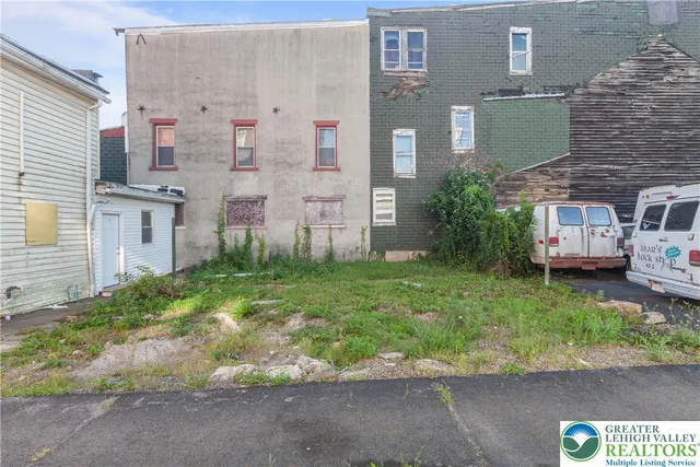 $1,450 | 25 West Coal Street, Shenandoah, PA 17976