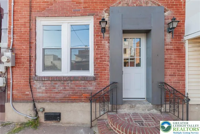 $1,450 | 25 West Coal Street, Shenandoah, PA 17976