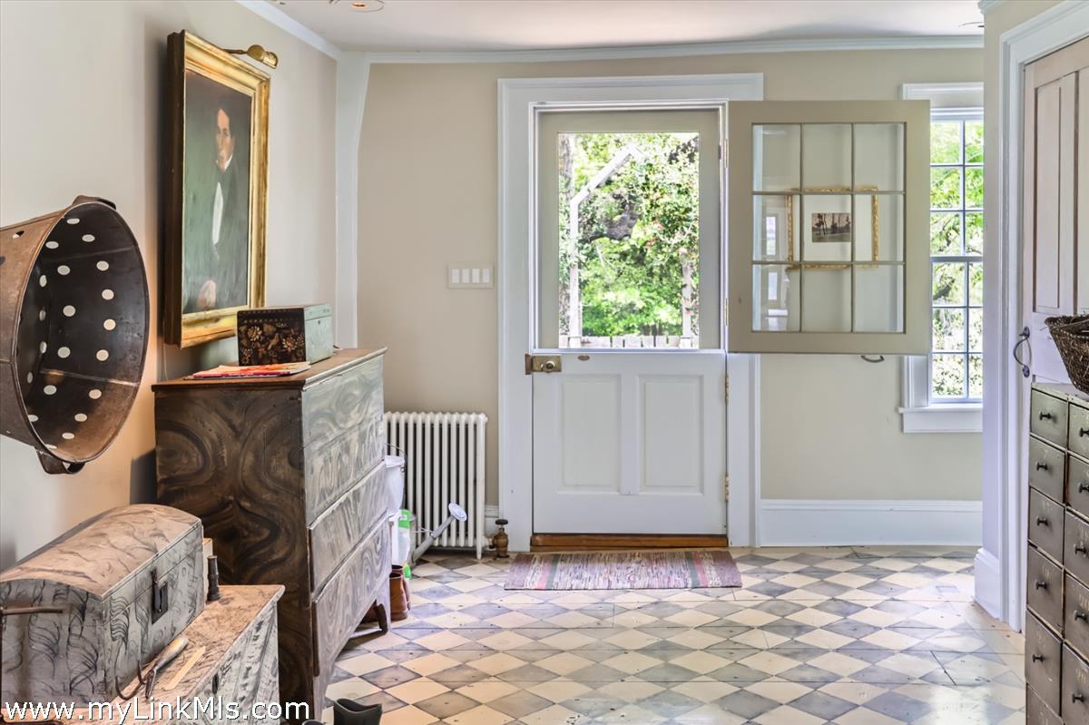 180 Pilot Hill Farm Road Vineyard Haven, MA 02568 - Photo 23 of 68