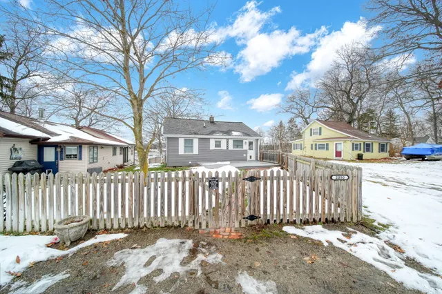 $399,000 | 2050 Lake View Drive, Brooklyn, MI 49230