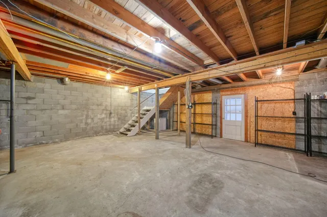 $399,000 | 2050 Lake View Drive, Brooklyn, MI 49230