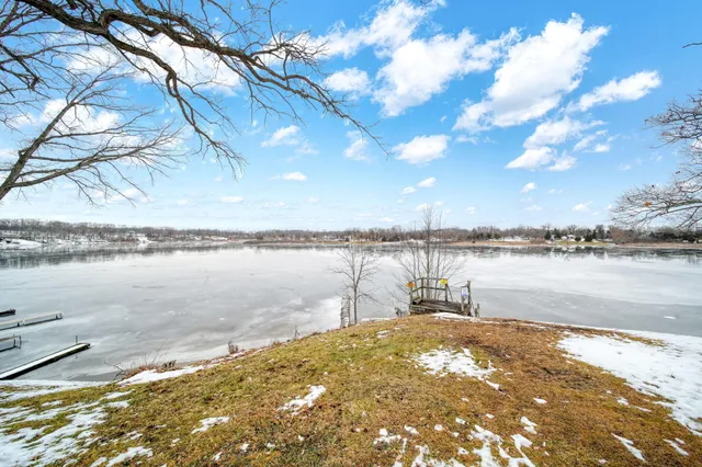 $399,000 | 2050 Lake View Drive, Brooklyn, MI 49230