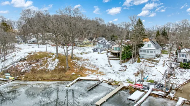 $399,000 | 2050 Lake View Drive, Brooklyn, MI 49230