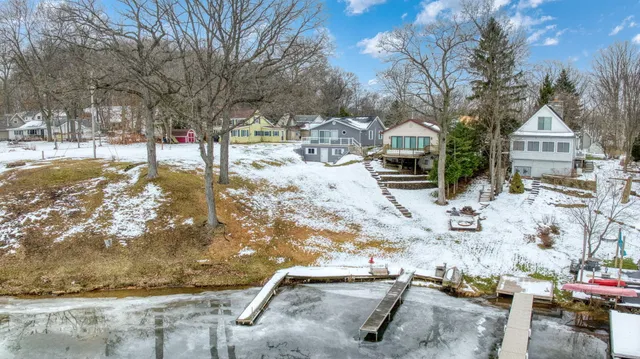 $399,000 | 2050 Lake View Drive, Brooklyn, MI 49230