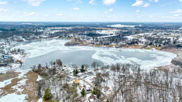 $399,000 | 2050 Lake View Drive, Brooklyn, MI 49230