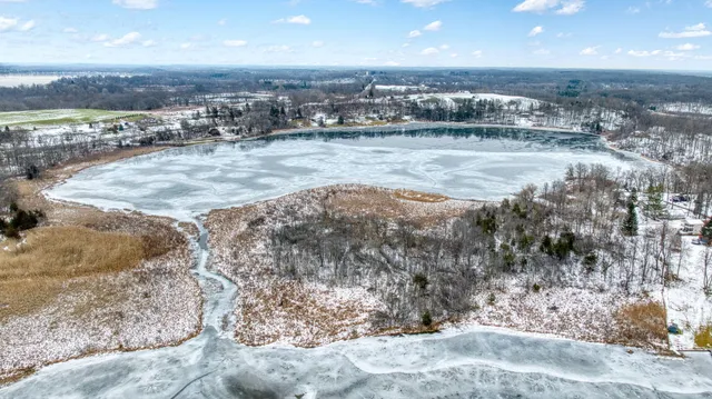 $399,000 | 2050 Lake View Drive, Brooklyn, MI 49230