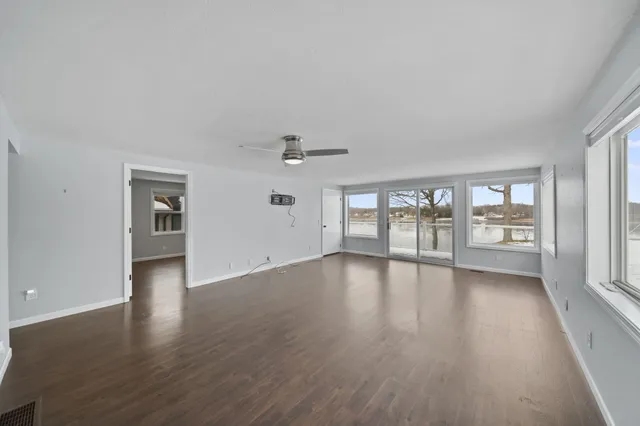 $399,000 | 2050 Lake View Drive, Brooklyn, MI 49230