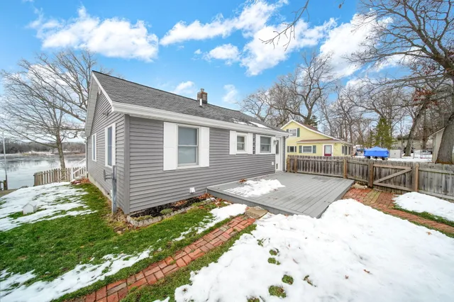 $399,000 | 2050 Lake View Drive, Brooklyn, MI 49230