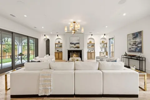 $5,850,000 | 4021 Southwestern Boulevard, University Park, TX 75225