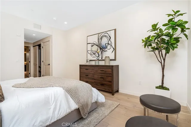 $1,315,000 | 1333 South Orange Grove Avenue, Unit 201, Los Angeles, CA 90019