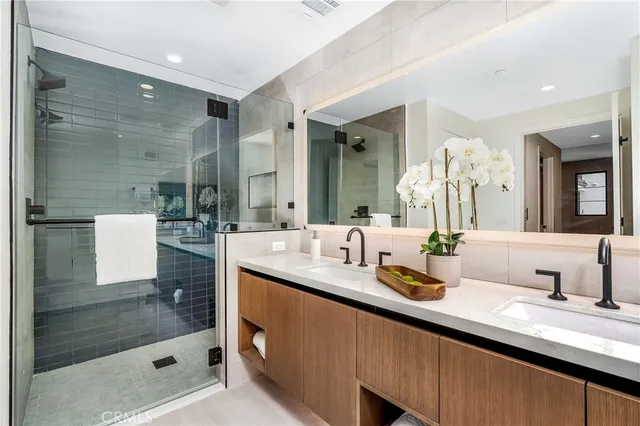 $1,315,000 | 1333 South Orange Grove Avenue, Unit 201, Los Angeles, CA 90019