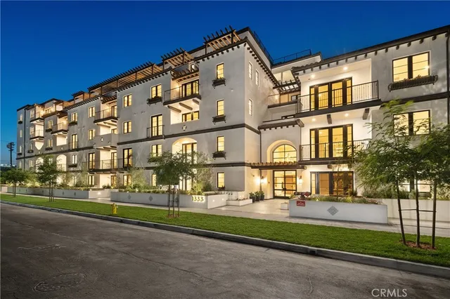 $1,315,000 | 1333 South Orange Grove Avenue, Unit 201, Los Angeles, CA 90019