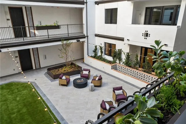 $1,315,000 | 1333 South Orange Grove Avenue, Unit 201, Los Angeles, CA 90019