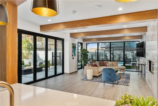 $1,315,000 | 1333 South Orange Grove Avenue, Unit 201, Los Angeles, CA 90019