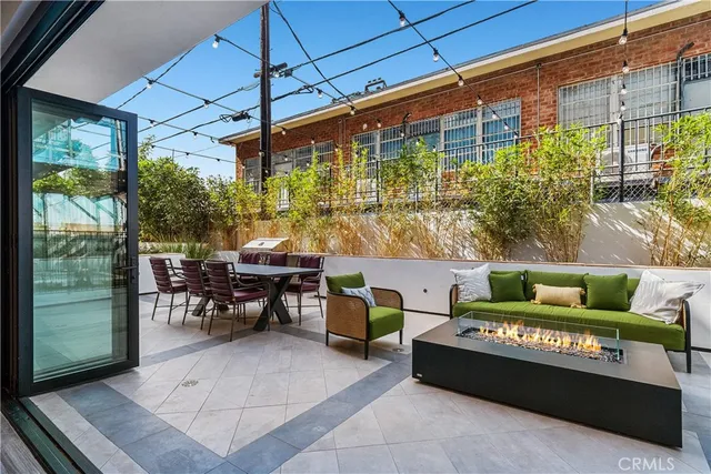 $1,315,000 | 1333 South Orange Grove Avenue, Unit 201, Los Angeles, CA 90019