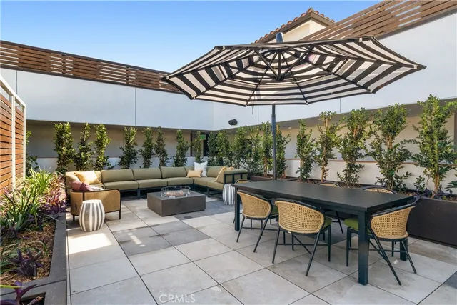 $1,315,000 | 1333 South Orange Grove Avenue, Unit 201, Los Angeles, CA 90019