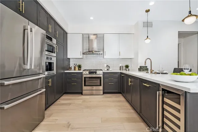 $1,315,000 | 1333 South Orange Grove Avenue, Unit 201, Los Angeles, CA 90019