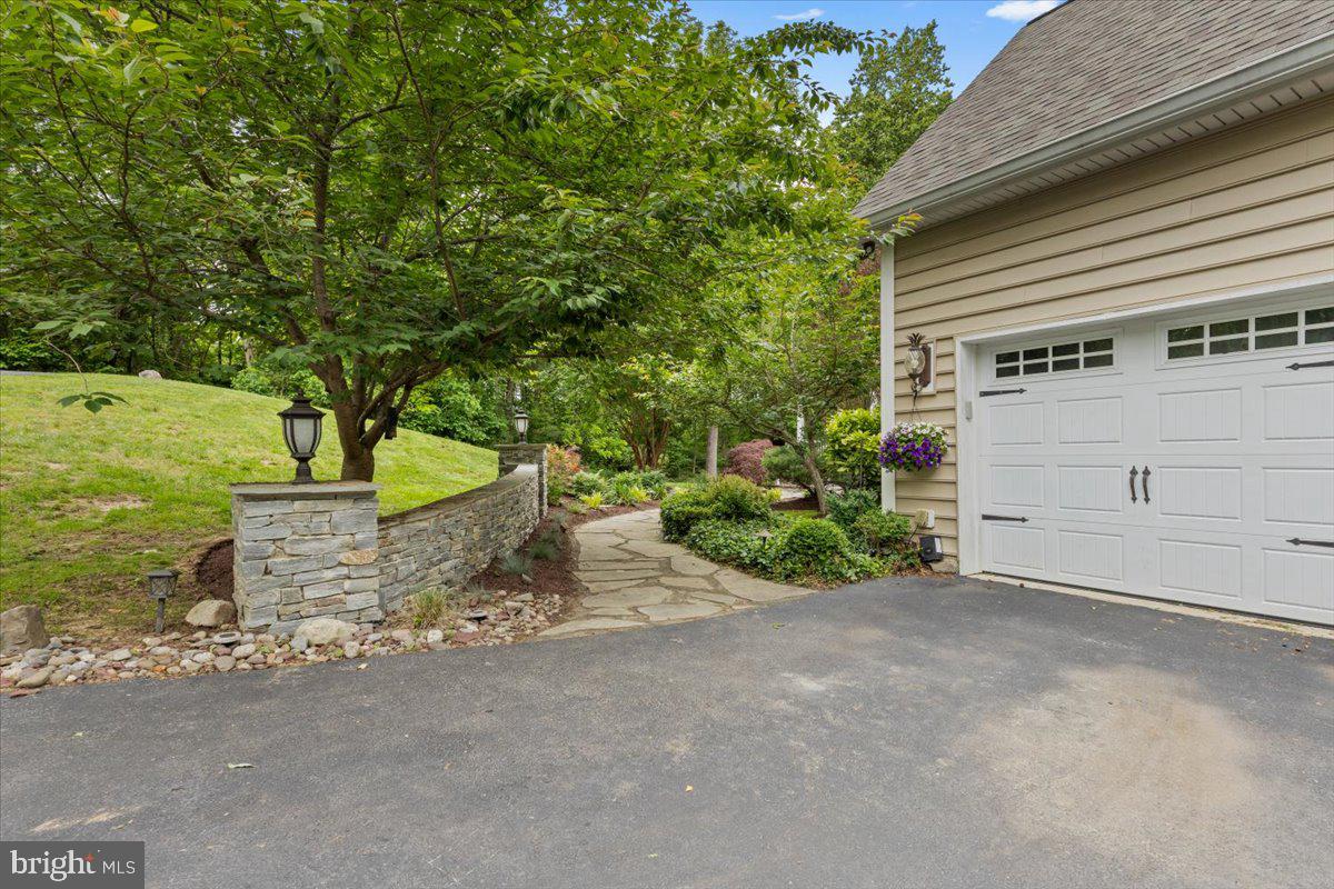 7847 Flint Hill Road Owings, MD 20736 - Photo 34 of 95 Lots of parking