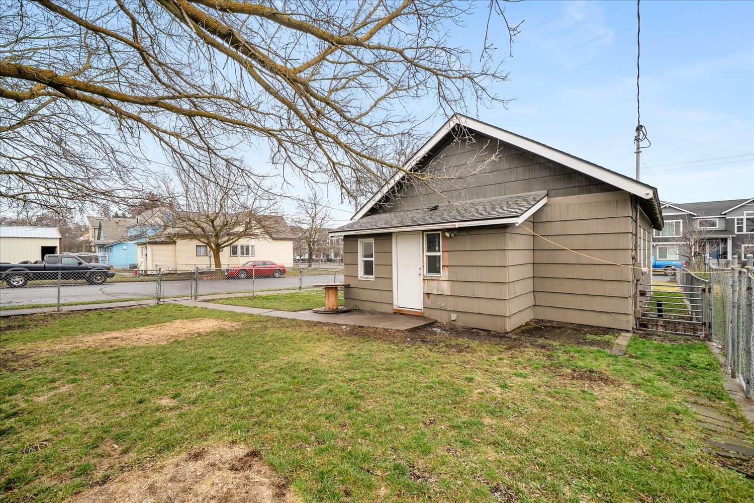 2304 West Bridge Avenue Spokane, WA 99201 - Photo 14 of 26