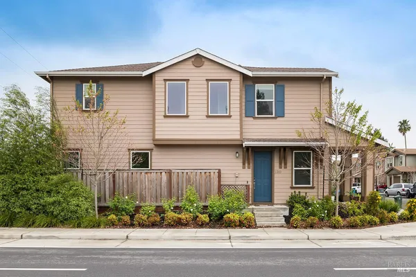 $875,000 | 1201 Del Rancho Way, Petaluma, CA 94954