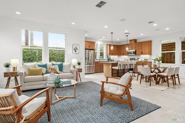 $875,000 | 1201 Del Rancho Way, Petaluma, CA 94954