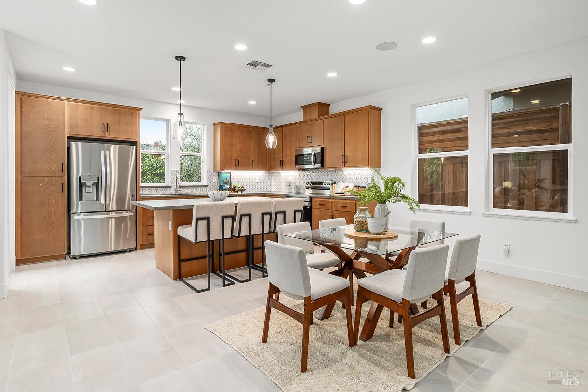 1201 Del Rancho Way Petaluma, CA 94954 - Photo 6 of 26