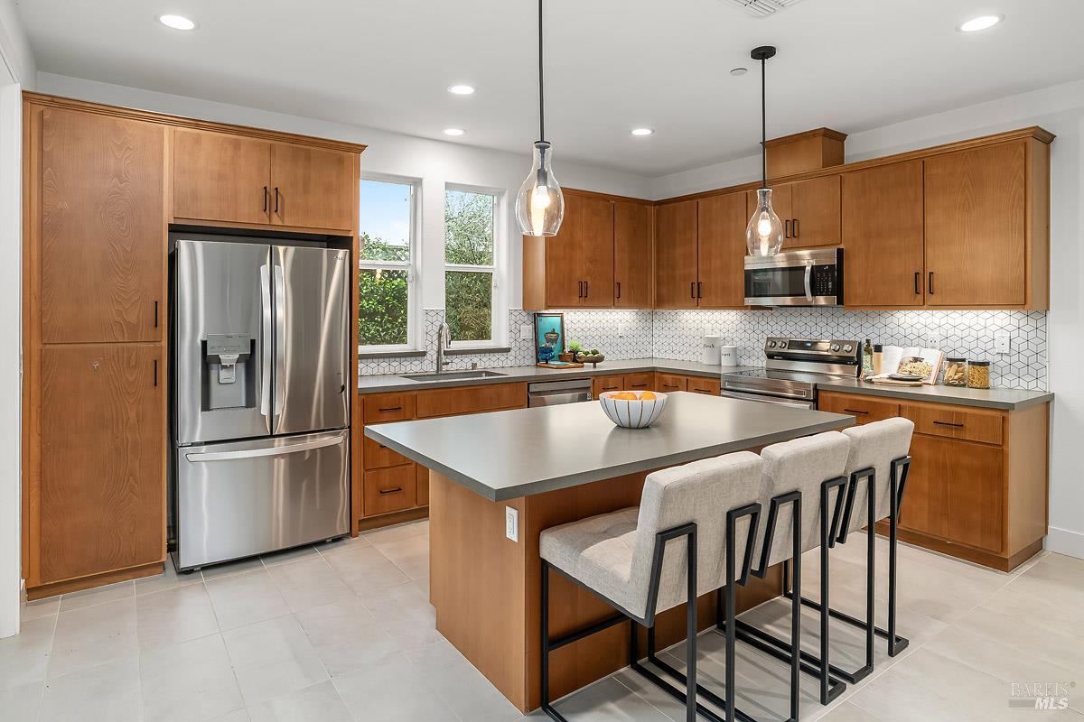 1201 Del Rancho Way Petaluma, CA 94954 - Photo 7 of 26