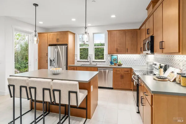 $875,000 | 1201 Del Rancho Way, Petaluma, CA 94954