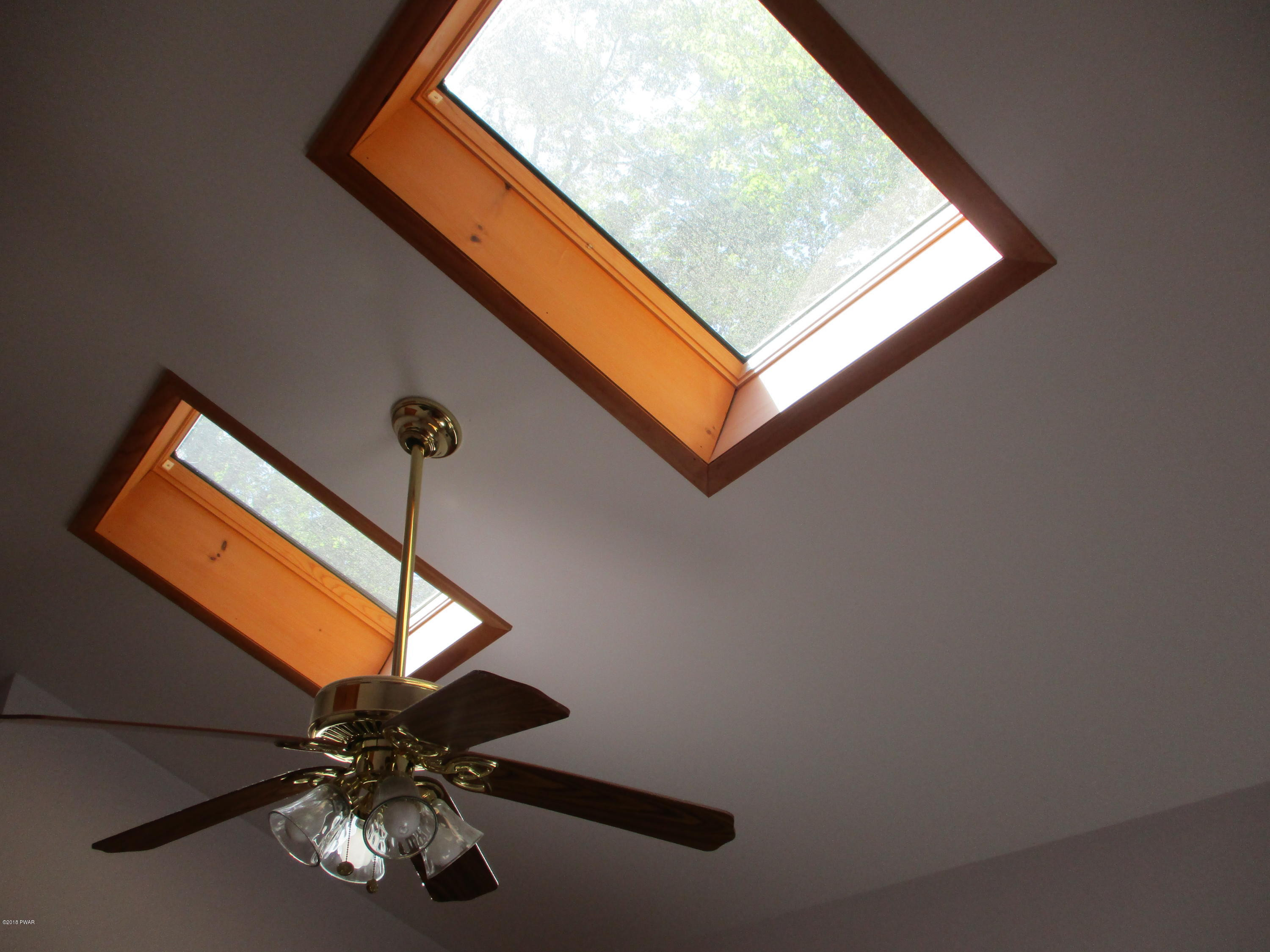 112 Whitney Lake Road Hawley, PA 18428 - Photo 26 of 48 Master 2 Skylights
